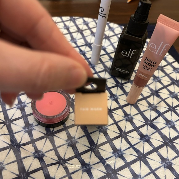 ELF makeup bundle - Picture 5 of 6